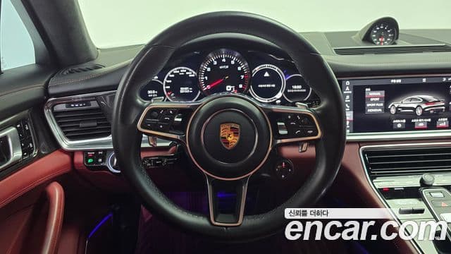Porsche Panamera 2019 — Photo 19/34