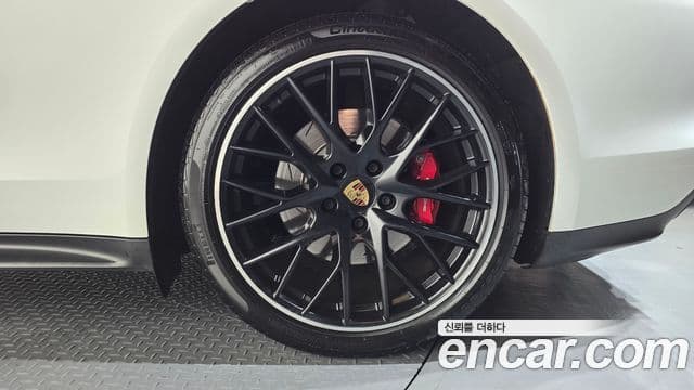 Porsche Panamera 2019 — Photo 23/34