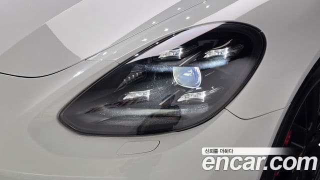 Porsche Panamera 2019 — Photo 21/34