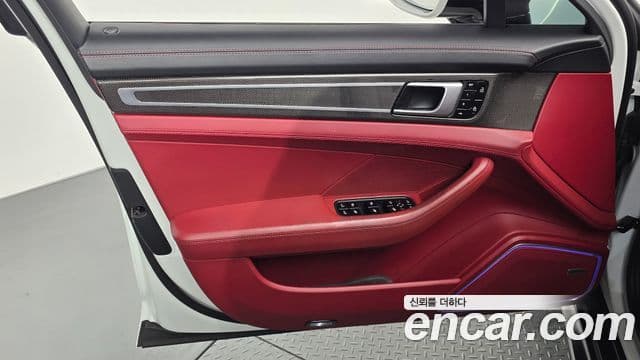 Porsche Panamera 2019 — Photo 27/34