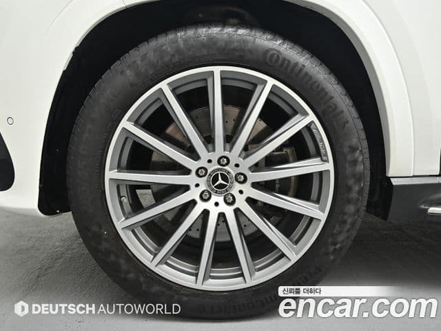 Mercedes-Benz GLS-Class 2025 — Photo 12/20