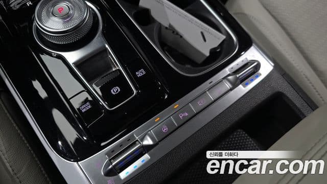 Kia Carnival 2022 — Фото 18/20