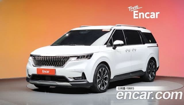 Kia Carnival 2022 — Фото 1/20