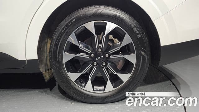 Kia Carnival 2022 — Şəkil 16/33