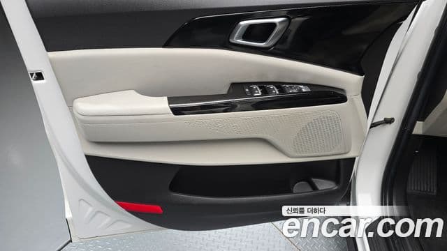 Kia Carnival 2022 — Şəkil 21/33