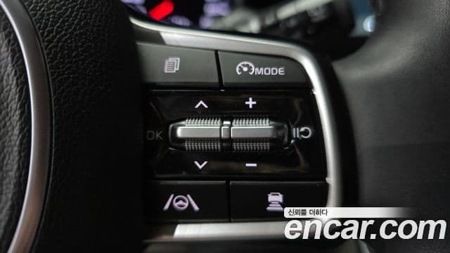 Kia Carnival 2022 — Şəkil 27/33
