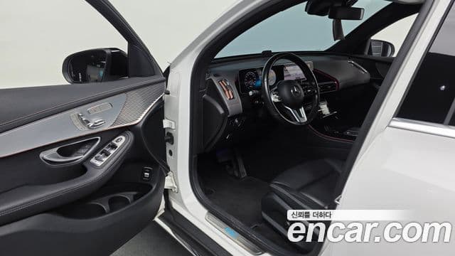 Mercedes-Benz EQC 2020 — ფოტო 9/20