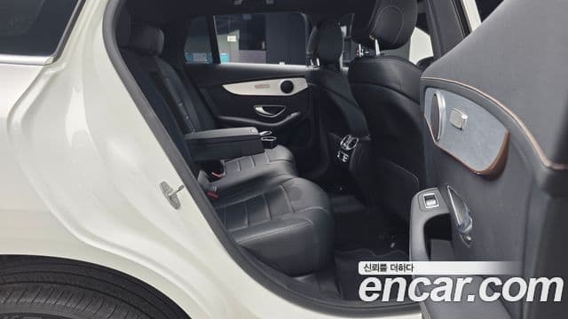 Mercedes-Benz EQC 2020 — ფოტო 5/20