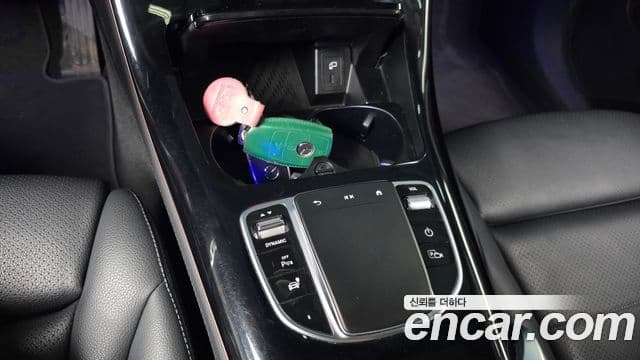 Mercedes-Benz EQC 2020 — ფოტო 20/20