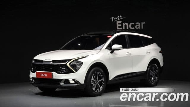 Kia Sportage 2022 — Фото 1/20
