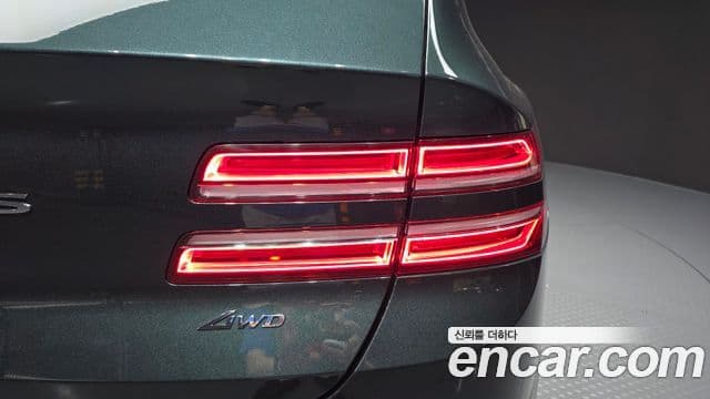 Genesis GV80 2021 — ფოტო 8/31