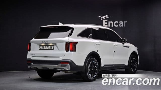 Kia Sorento 2024 — Фото 2/20