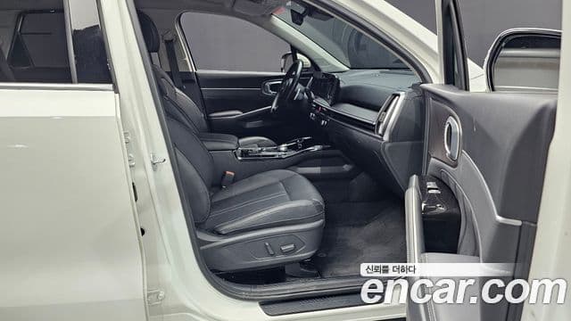 Kia Sorento 2024 — Фото 11/20