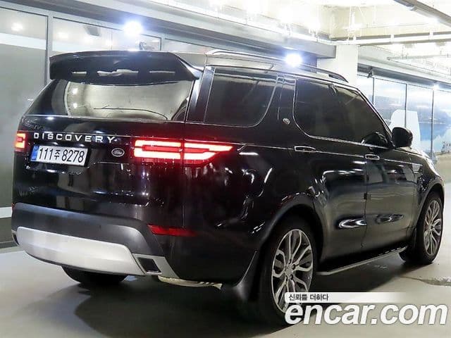 Land Rover Discovery 5 2018 — Photo 17/20