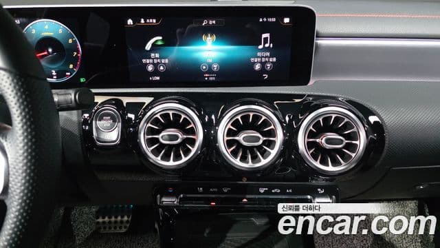 Mercedes-Benz CLA-Class 2020 — Фото 13/20