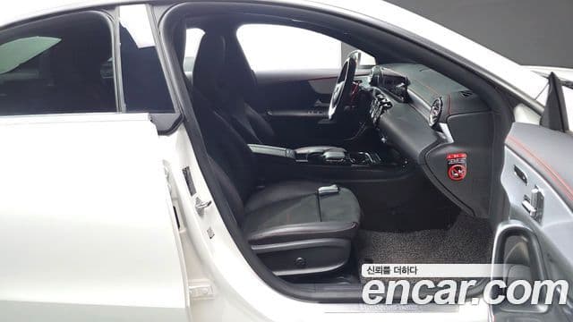 Mercedes-Benz CLA-Class 2020 — Şəkil 9/30
