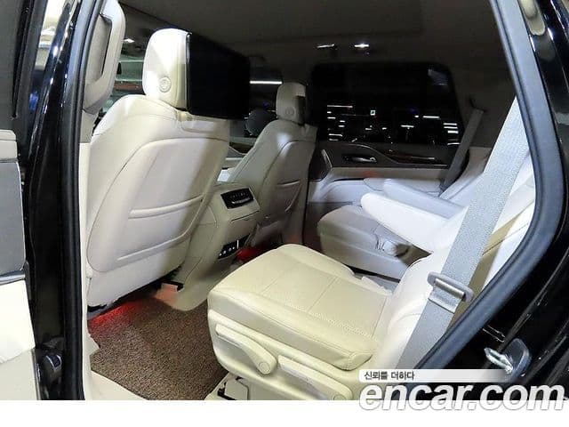 Cadillac Escalade 2022 — Фото 12/14