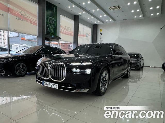 BMW 7 Series 2023 — Photo 13/20