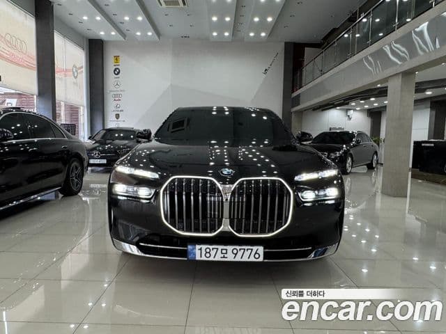 BMW 7 Series 2023 — Photo 19/20