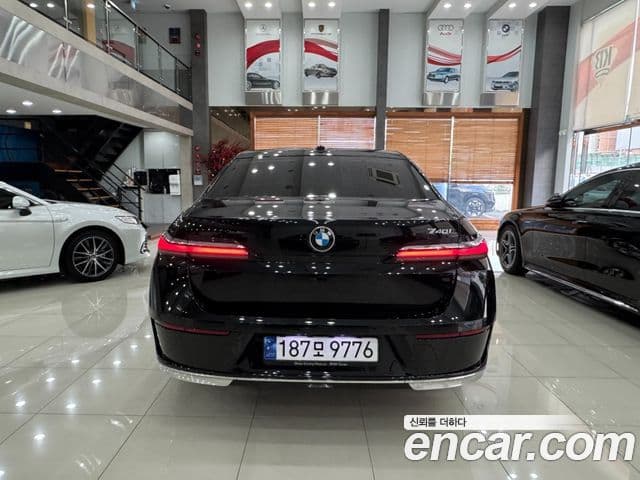 BMW 7 Series 2023 — Photo 14/20