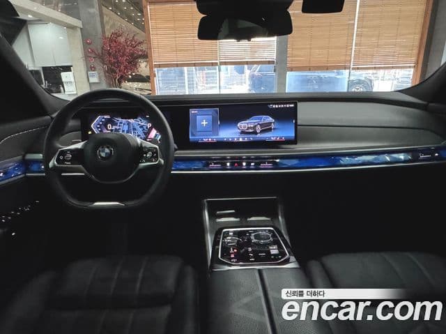 BMW 7 Series 2023 — Photo 9/20