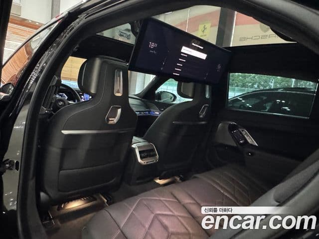 BMW 7 Series 2023 — Photo 11/20