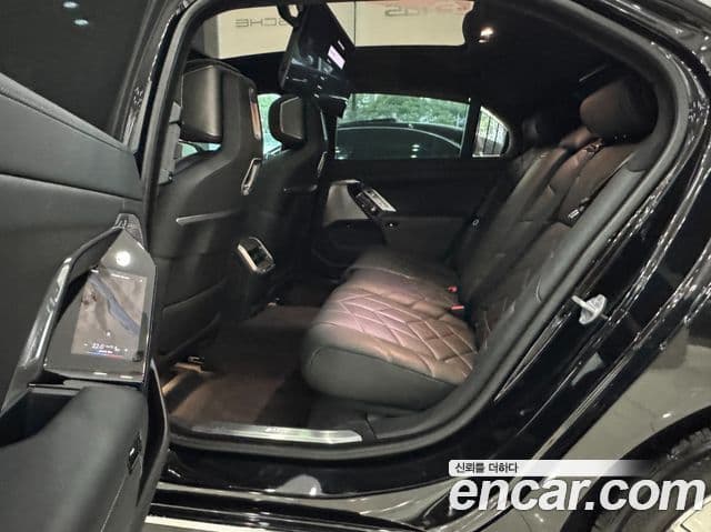 BMW 7 Series 2023 — Photo 15/20