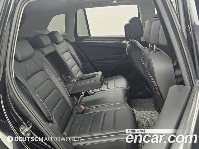 Volkswagen Tiguan 2024 — Photo 10/20