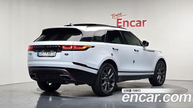 Land Rover Range Rover Velar 2021 — Şəkil 23/32