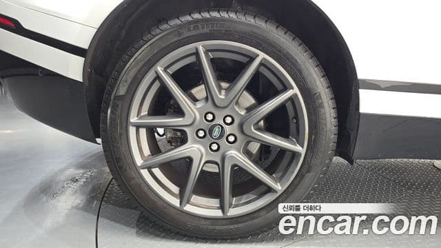 Land Rover Range Rover Velar 2021 — Şəkil 32/32
