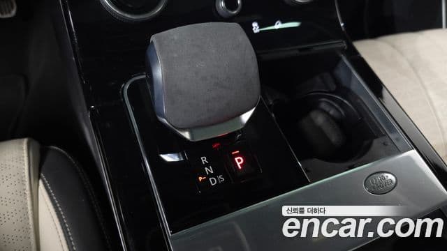 Land Rover Range Rover Velar 2021 — Şəkil 13/32
