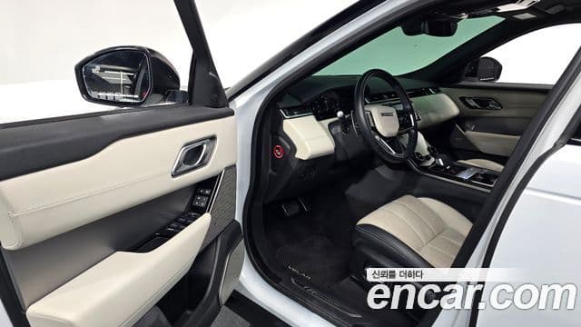 Land Rover Range Rover Velar 2021 — Şəkil 28/32