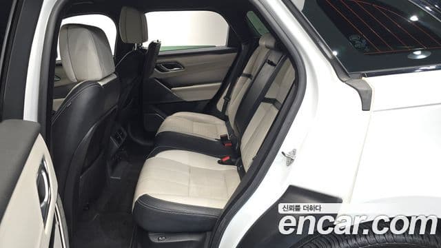 Land Rover Range Rover Velar 2021 — Şəkil 31/32