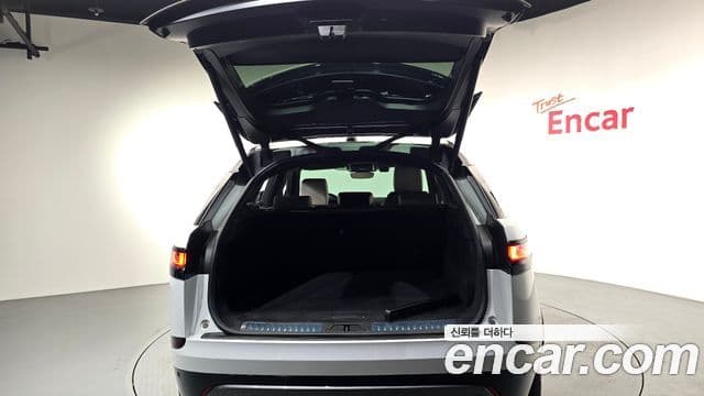 Land Rover Range Rover Velar 2021 — Şəkil 25/32
