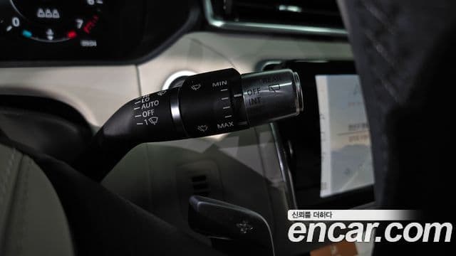 Land Rover Range Rover Velar 2021 — Şəkil 27/32