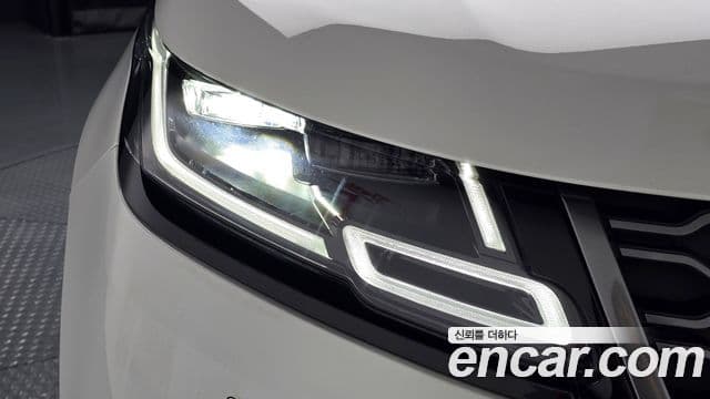 Land Rover Range Rover Velar 2021 — Şəkil 11/32
