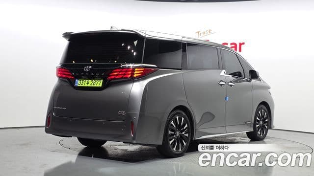 Toyota Alphard 2024 — ფოტო 14/34