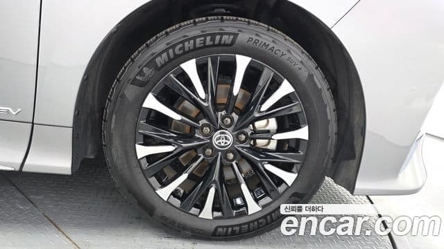 Toyota Alphard 2024 — ფოტო 5/34