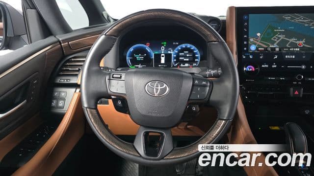 Toyota Alphard 2024 — ფოტო 26/34