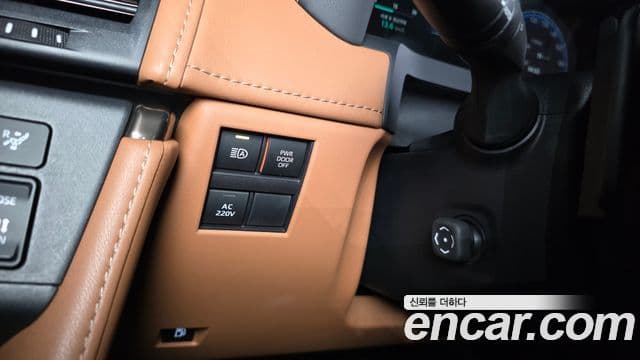 Toyota Alphard 2024 — ფოტო 34/34