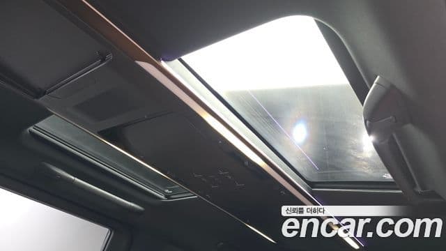 Toyota Alphard 2024 — ფოტო 27/34