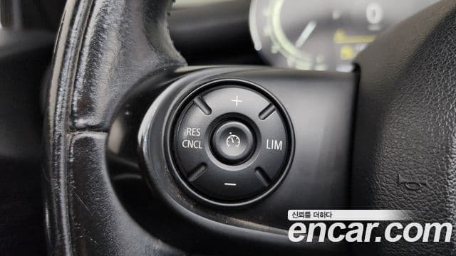 Mini Cooper Convertible 2021 — Фото 16/20
