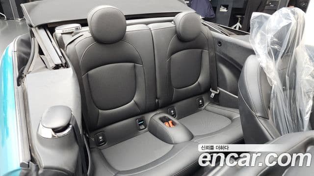 Mini Cooper Convertible 2021 — Şəkil 23/30