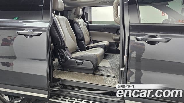 Kia Carnival 2024 — Şəkil 20/35