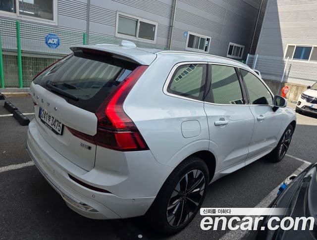 Volvo XC60 2025 — Photo 7/10