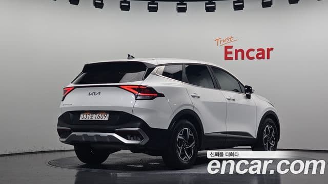 Kia Sportage 2022 — Фото 2/20