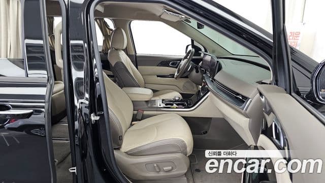 Kia Carnival 2021 — Фото 11/20