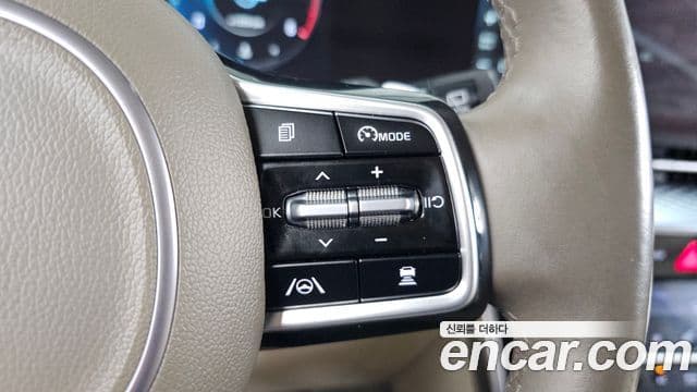 Kia Carnival 2021 — Photo 26/37