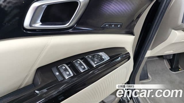 Kia Carnival 2021 — Photo 36/37