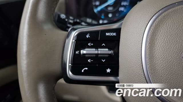 Kia Carnival 2021 — Photo 32/37